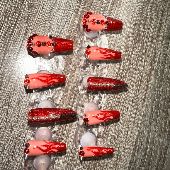 Red flames glitter spikes and bling!? Yes please! Gorgeous unique set! - Picture 16 of 16